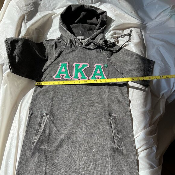 AKA Short Sleeve Dress - Picture 2 of 8